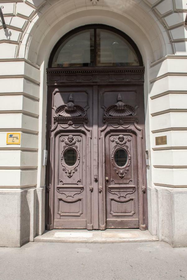 Luxury Apartment By Hi5 - Kalman Imre Suite Budapest Exterior foto